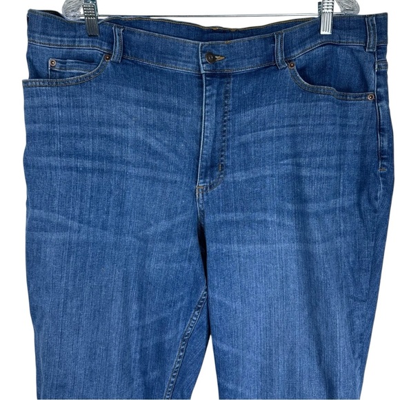 DULUTH 18W Plus Size Straight Leg Lightweight Stretch Denim Jeans - Picture 2 of 7